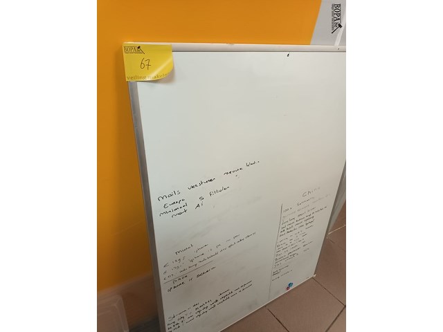 Lot 67 - whiteboard - afbeelding 1 van  3
