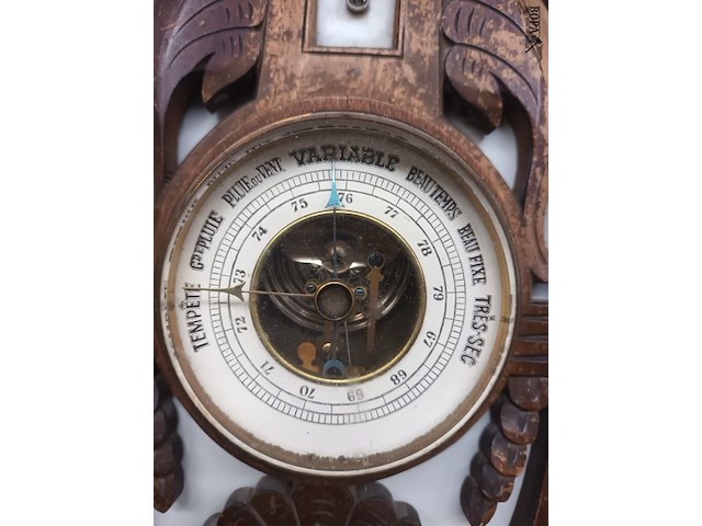 Lot 673 - barometer in houtsnijwerk - afbeelding 3 van  3