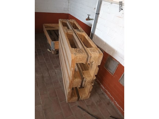 Lot 673 - palletten en palletrand - afbeelding 2 van  2