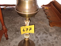 Lot 677 - staande asbak in koper en onyx - afbeelding 1 van  3