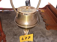 Lot 677 - staande asbak in koper en onyx - afbeelding 2 van  3