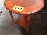 Lot 678 - rond bijzettafeltje - afbeelding 1 van  3