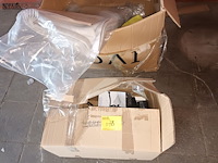 Lot 678 - stoffen en onderdelen voor elektrisch bed - afbeelding 1 van  6
