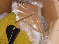 Lot 678 - stoffen en onderdelen voor elektrisch bed - afbeelding 3 van  6
