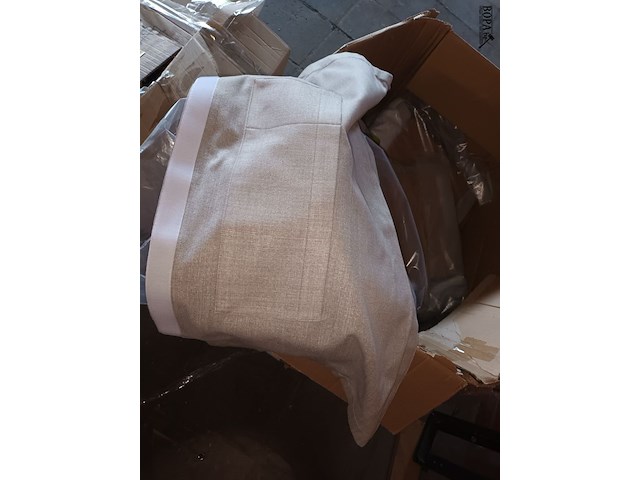 Lot 678 - stoffen en onderdelen voor elektrisch bed - afbeelding 4 van  6