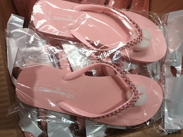 Lot 68 - badslippers - afbeelding 2 van  2