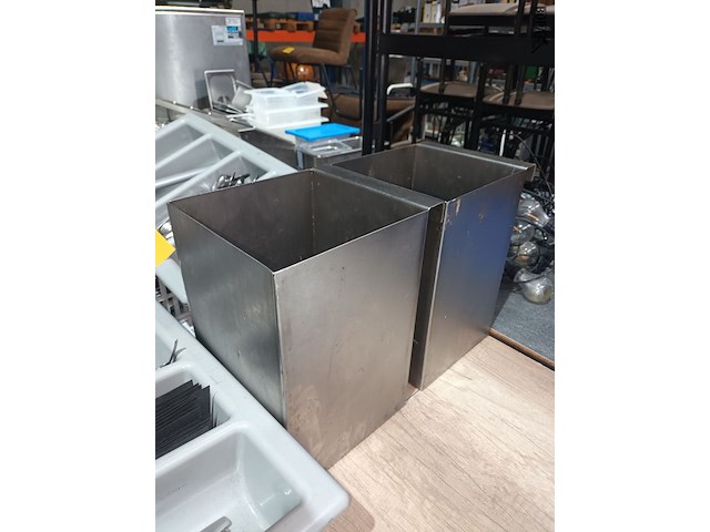 Lot 68 - bestek en rvs bakken - afbeelding 5 van  5