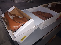 Lot 68 - damesschoenen en laarzen - afbeelding 2 van  5