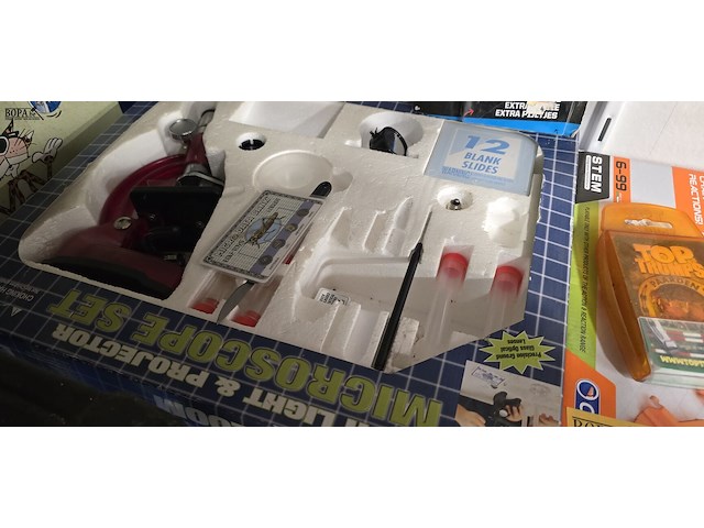 Lot 68 - diverse speldozen & flippo map - afbeelding 2 van  5