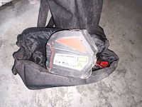 Lot 68 - futech laser met statief - afbeelding 2 van  3