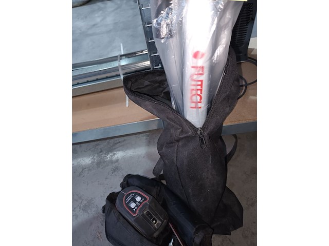 Lot 68 - futech laser met statief - afbeelding 3 van  3