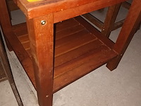 Lot 68 - houten bijzettafel - afbeelding 3 van  3