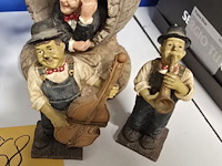 Lot 68 - laurel & hardy beeldjes 4 stuks - afbeelding 4 van  4