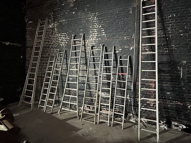 Lot 68 - lot alu ladders (8st) - afbeelding 1 van  1