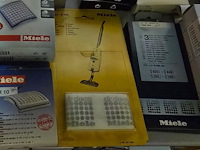 Lot 68 - miele diverse filters ong 29 verpakkingen - afbeelding 2 van  5