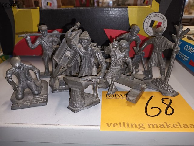 Lot 68 - miniatuur figuren in tin. 8 stuks - afbeelding 2 van  7