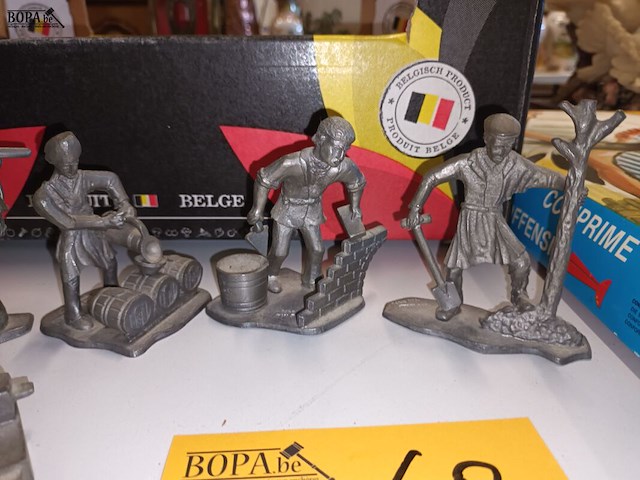 Lot 68 - miniatuur figuren in tin. 8 stuks - afbeelding 5 van  7