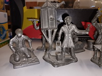 Lot 68 - miniatuur figuren in tin. 8 stuks - afbeelding 7 van  7