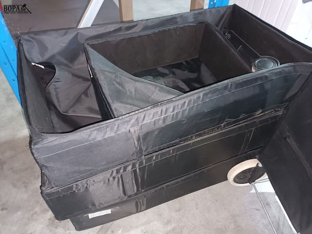 Lot 68 - opbergtassen en trolley. 4 stuks - afbeelding 3 van  4