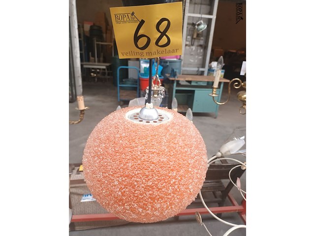 Lot 68 - oranje lampenkap - afbeelding 1 van  3