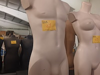 Lot 68 - paspop man torso - afbeelding 2 van  2