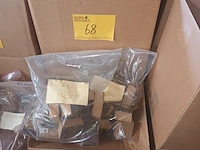 Lot 68 - rookhout chunks rode wijnvaten 1 kg. 16 stuks