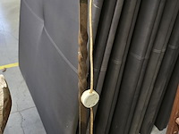 Lot 68 - staanlamp in smeedijzer en hout h 173 cm - afbeelding 3 van  3