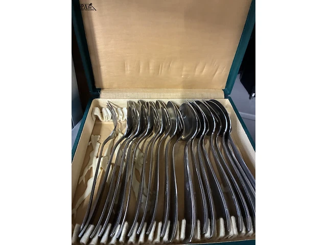 Lot 68 - vintage verzilverd bestek - afbeelding 3 van  3