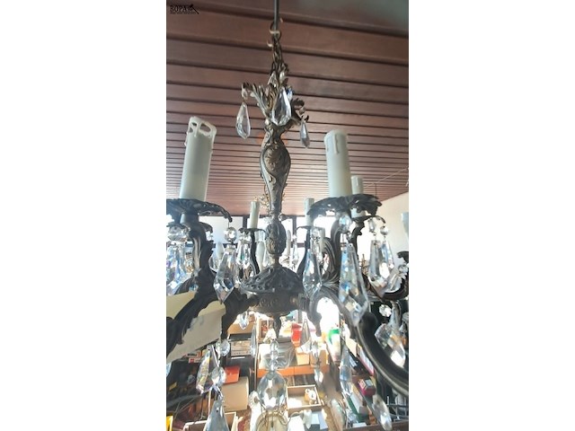 Lot 68 - wiskemann kroonluchter met uitgebreid frame van brons en tal - afbeelding 2 van  5