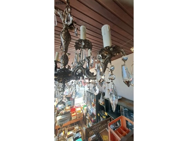 Lot 68 - wiskemann kroonluchter met uitgebreid frame van brons en tal - afbeelding 3 van  5
