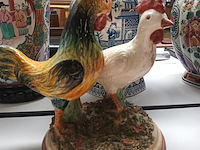 Lot 681 - beeld kip en haan edera - afbeelding 2 van  4