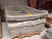 Lot 683 - metalen bedframes. 4 stuks - afbeelding 1 van  3