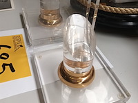 Lot 685 - boekensteunen in plexi glas - afbeelding 3 van  3