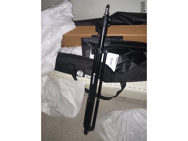 Lot 69 - fotostudiolampen en statieven - afbeelding 6 van  7