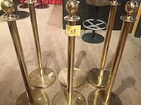 Lot 69 - goudkleurige afzetpaaltjes. 7 stuks - afbeelding 1 van  4