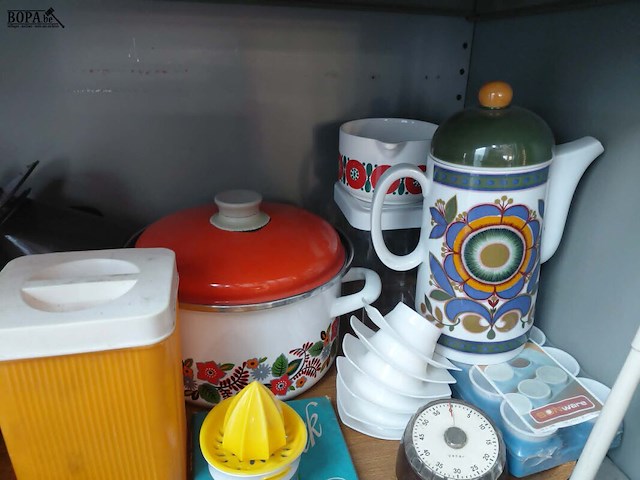 Lot 69 - groot lot retro keukengerief oa. collectorsitems - afbeelding 8 van  9