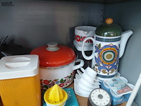Lot 69 - groot lot retro keukengerief oa. collectorsitems - afbeelding 8 van  9