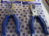 Lot 69 - hand pons knijpers nieuw 12 stuks - afbeelding 2 van  3