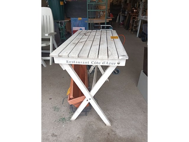 Lot 69 - houten tuintafel - afbeelding 3 van  4