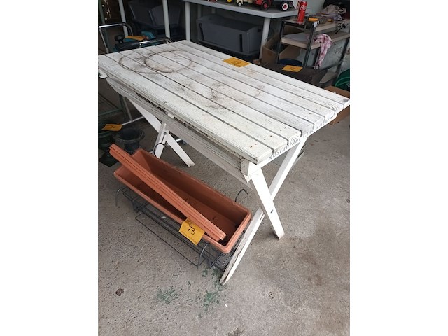 Lot 69 - houten tuintafel - afbeelding 4 van  4