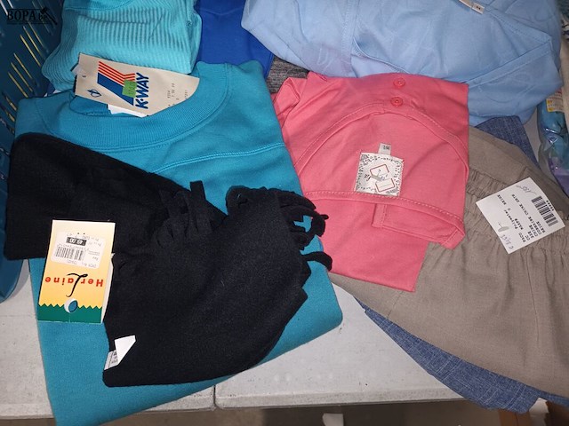 Lot 69 - kledij - afbeelding 4 van  5