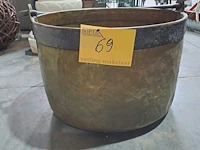 Lot 69 - koperen ketel met handvat