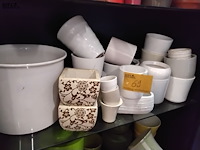 Lot 69 - lot bloempotten: kleur wit - afbeelding 1 van  2