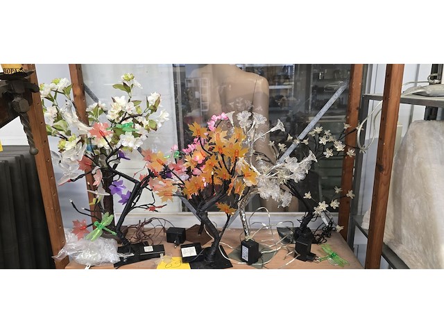 Lot 69 - lot decoratieve tafellampen 6 stuks - afbeelding 1 van  5