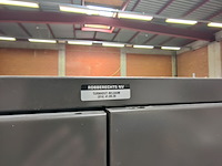 Lot 69 - metalen dressingkast - afbeelding 3 van  4