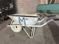 Lot 69 - metalen kruiwagen - afbeelding 1 van  1
