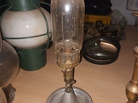 Lot 69 - olielamp en gaslamp - afbeelding 4 van  5