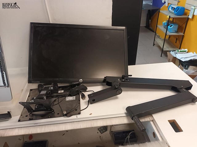 Lot 69 - onderdelen pc, gsm, tablet - afbeelding 2 van  5