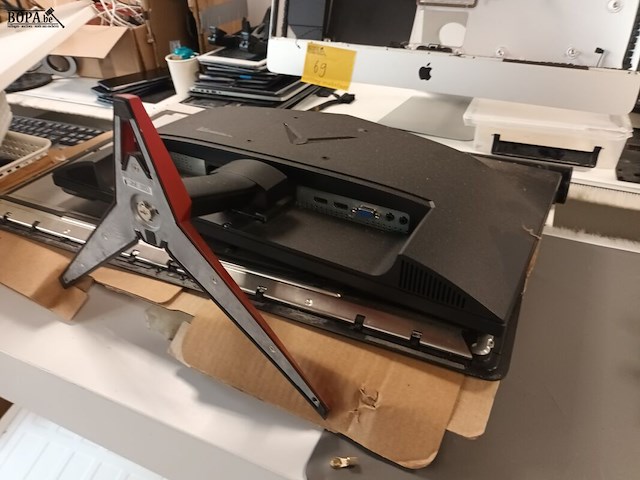 Lot 69 - onderdelen pc, gsm, tablet - afbeelding 3 van  5