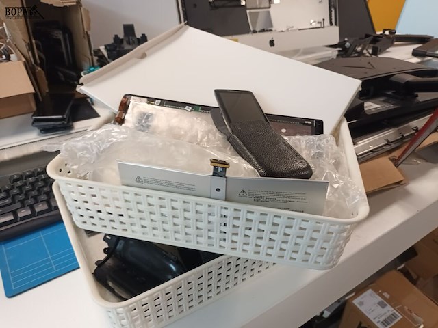 Lot 69 - onderdelen pc, gsm, tablet - afbeelding 4 van  5